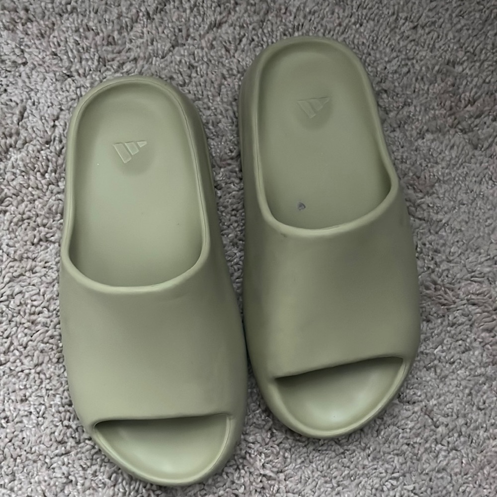 Yeezy Slides 'Resin' 2021